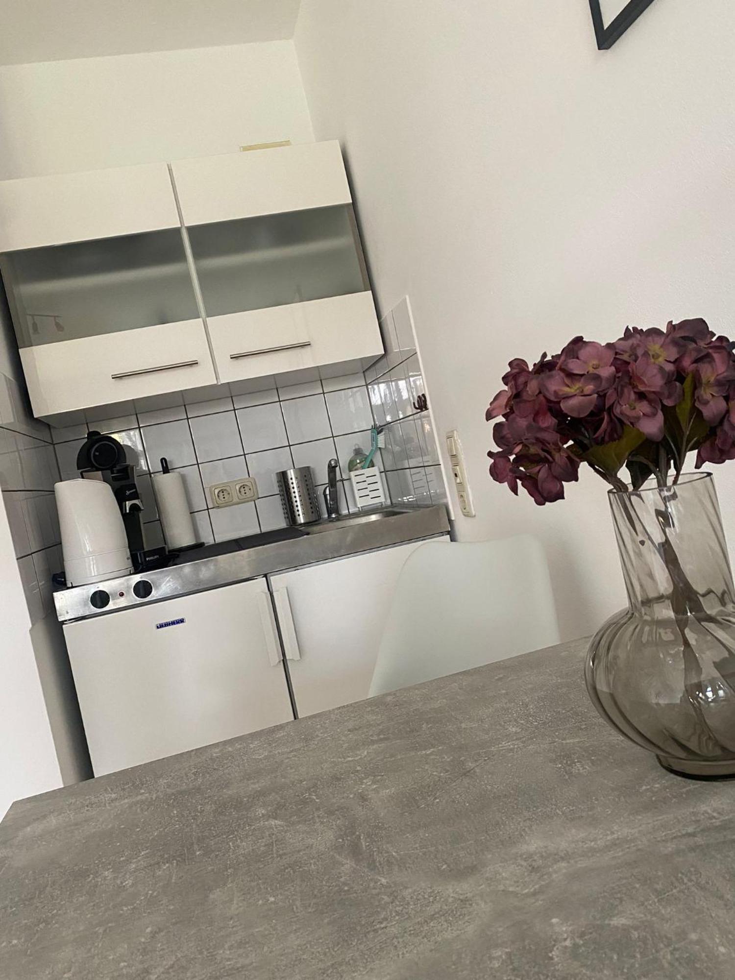 Charmante 1 Zimmerwohnung Mit Stellplatz Wurzburg Bagian luar foto