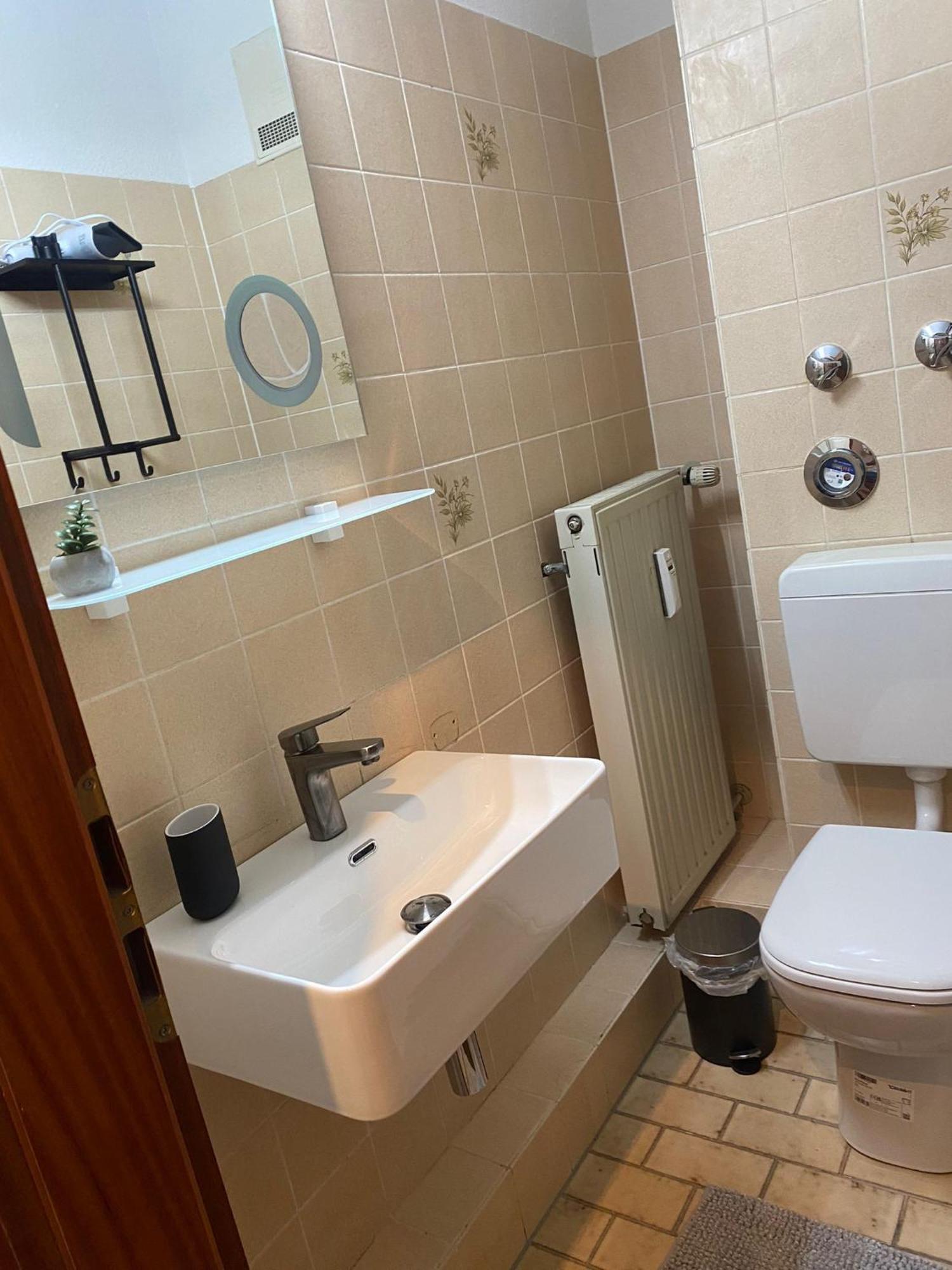 Charmante 1 Zimmerwohnung Mit Stellplatz Wurzburg Bagian luar foto